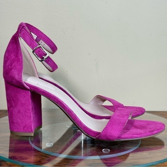BANDOLINO Women's Armory Dress Sandals - Magenta Faux Suede - size 7 - Picture 1 of 14